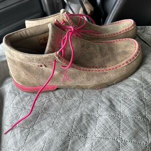 Twisted X Women's Moccasins - Tan with Pink Accents